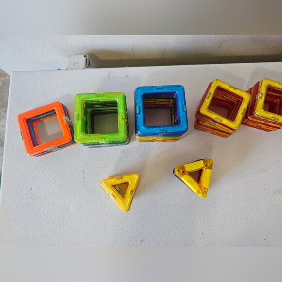 Magformers Building Lot Of 60 - Picture 5 of 6